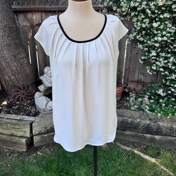 Lauren Conrad Ivory Black Trim Pleated Blouse Semi Sheer Women's Size Medium - Picture 1 of 8